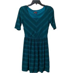 •RED CAMEL• **like new*** chevron print dress in size XS